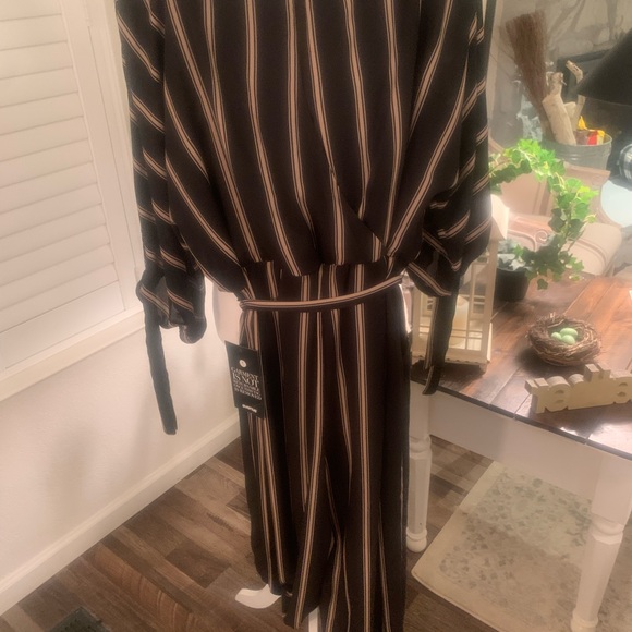 Avenue jumpsuit 18/20 NWT - Picture 3 of 9